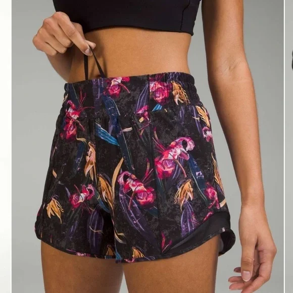 Lululemon hotty hot shorts